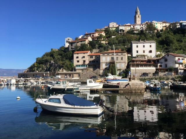Apartment Arte Vrbnik Екстериор снимка